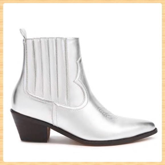 Forever 21 Shoes - 🌸 SALE New Forever21 Metallic Western Boots